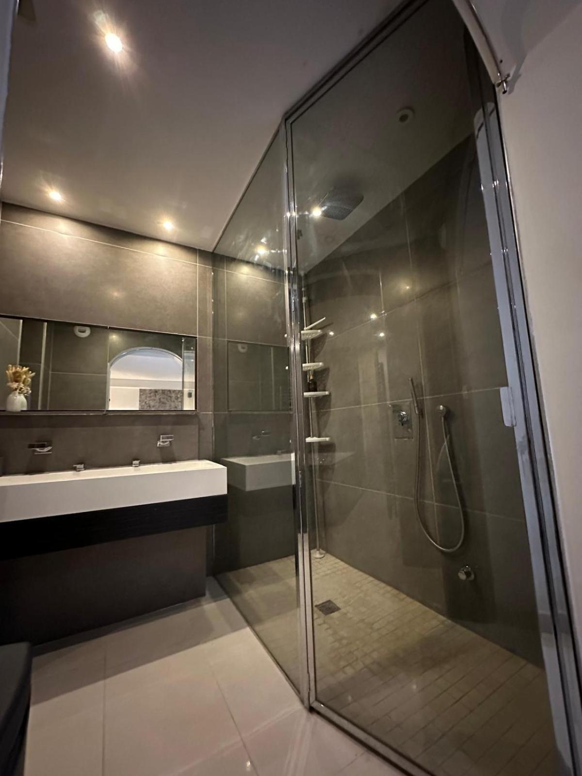 Les Champs Elysees-125M2 Modern And Spacious Paris Exterior foto